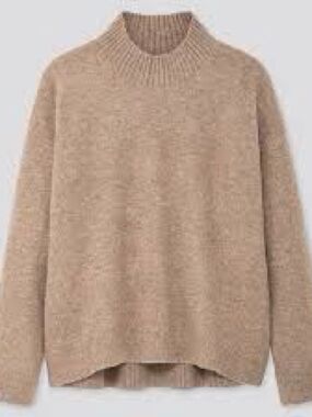 Uniqlo Soufflé Yarn Mock Neck Sweater
